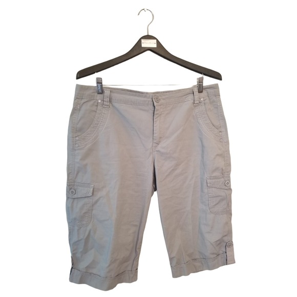Gloria Vanderbilt Pants - Gloria Vanderbilt Skimmer Gray Women's Shorts Size 12 37/38 Inseam 14 in
